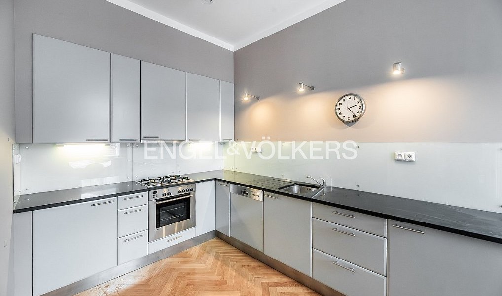 Pronájem bytu 2+1 72 m², Praha – náhled fotky 2