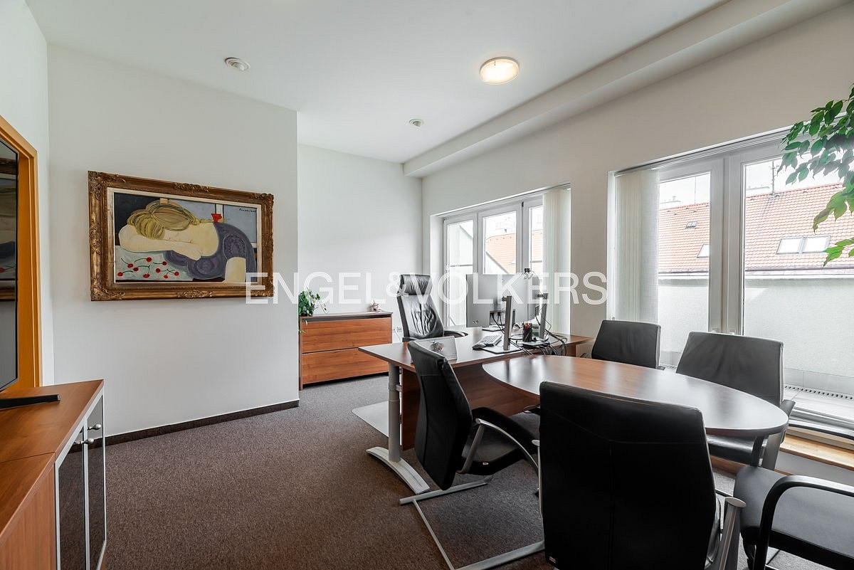 Pronájem kanceláře 2 636 m² – fotografie 4