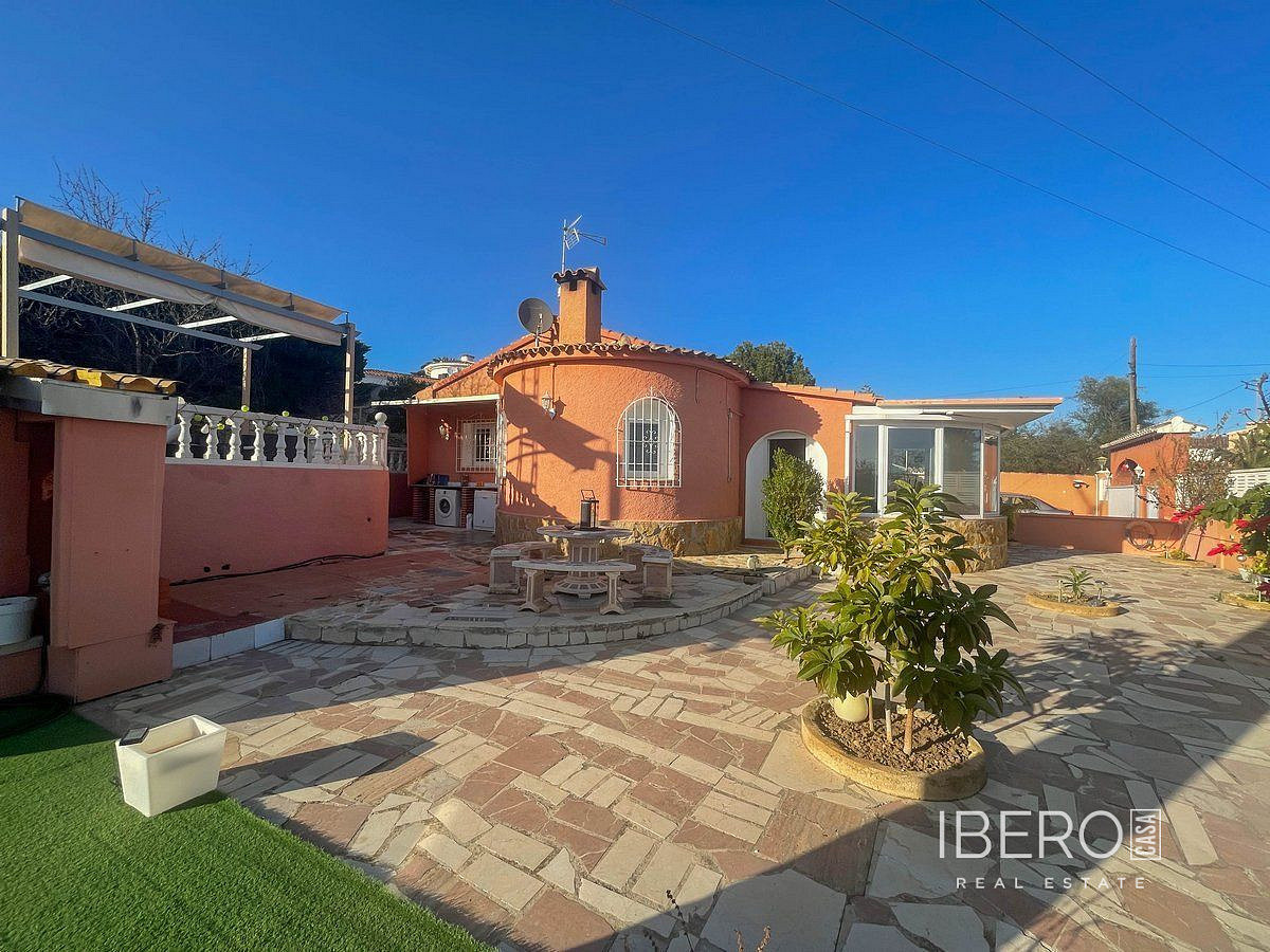 Prodej domu 195 m² s pozemkem 885 m²