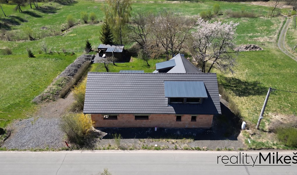 Prodej domu 252 m² s pozemkem 1 445 m², Rovensko pod Troskami – náhled fotky 11