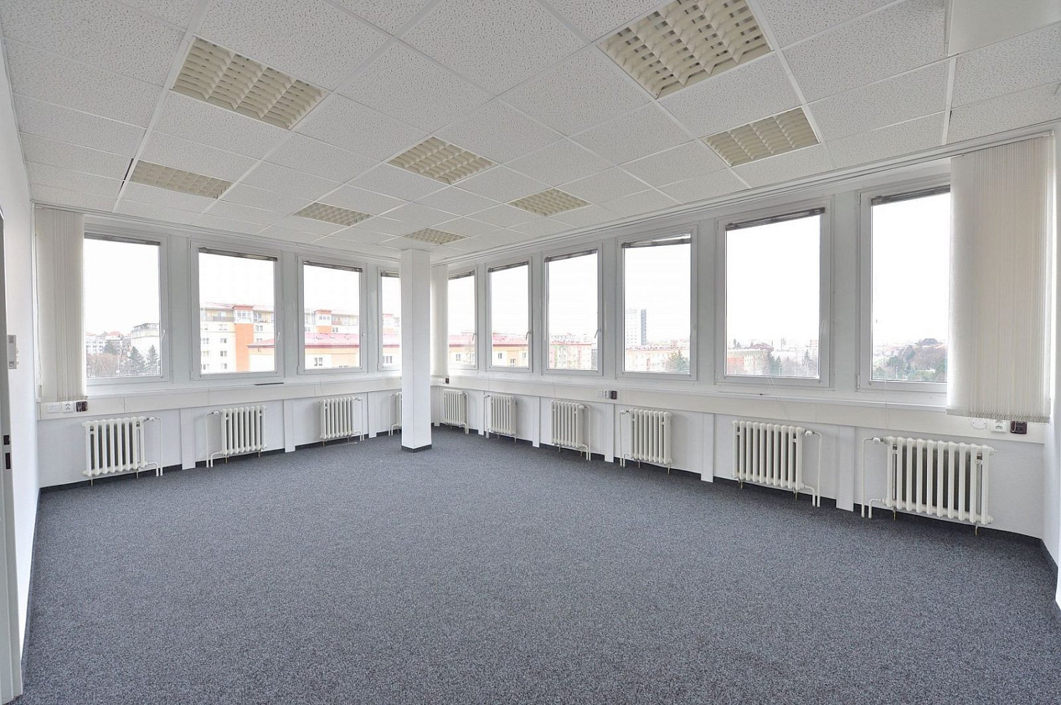 Pronájem obchodních prostor 95 m² – fotografie 3