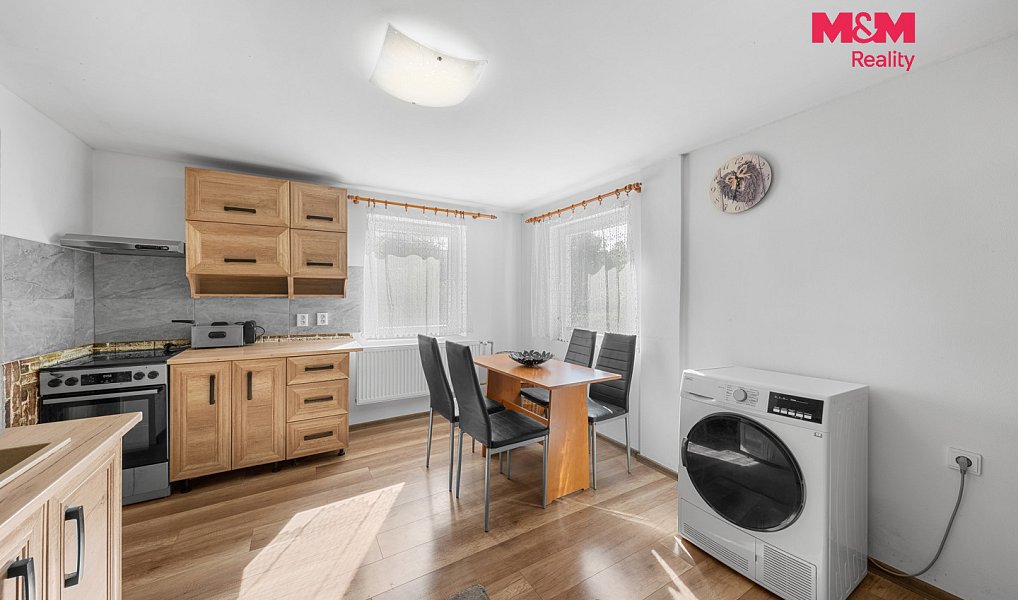 Prodej domu 240 m² s pozemkem 964 m², Krompach – náhled fotky 2