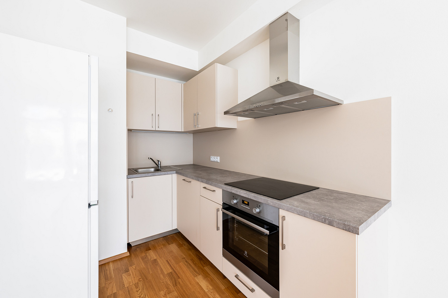 Pronájem bytu 2+kk 58 m² – fotografie 2