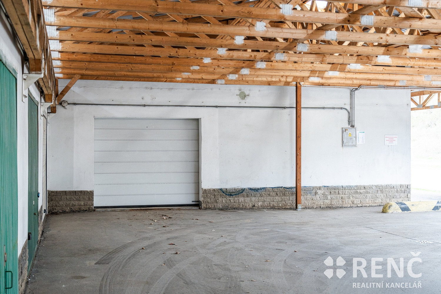 Prodej nadstandardní samostatné garáže o ploše 62,9 m2 na ulici Petra Křivky, Brno Nový Lískovec. – fotografie 2