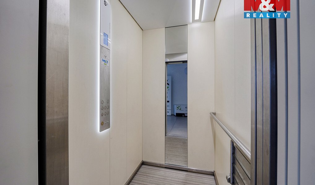 Pronájem bytu 2+kk 78 m², Plzeň – náhled fotky 16