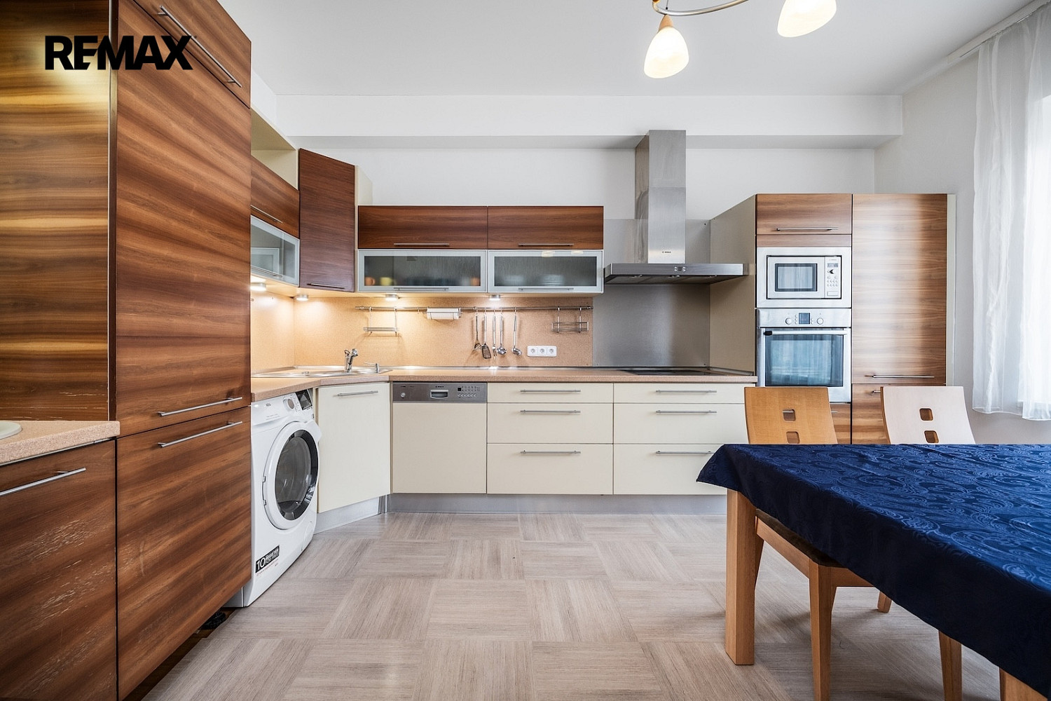 Prodej domu 216 m² s pozemkem 580 m² — photo 2