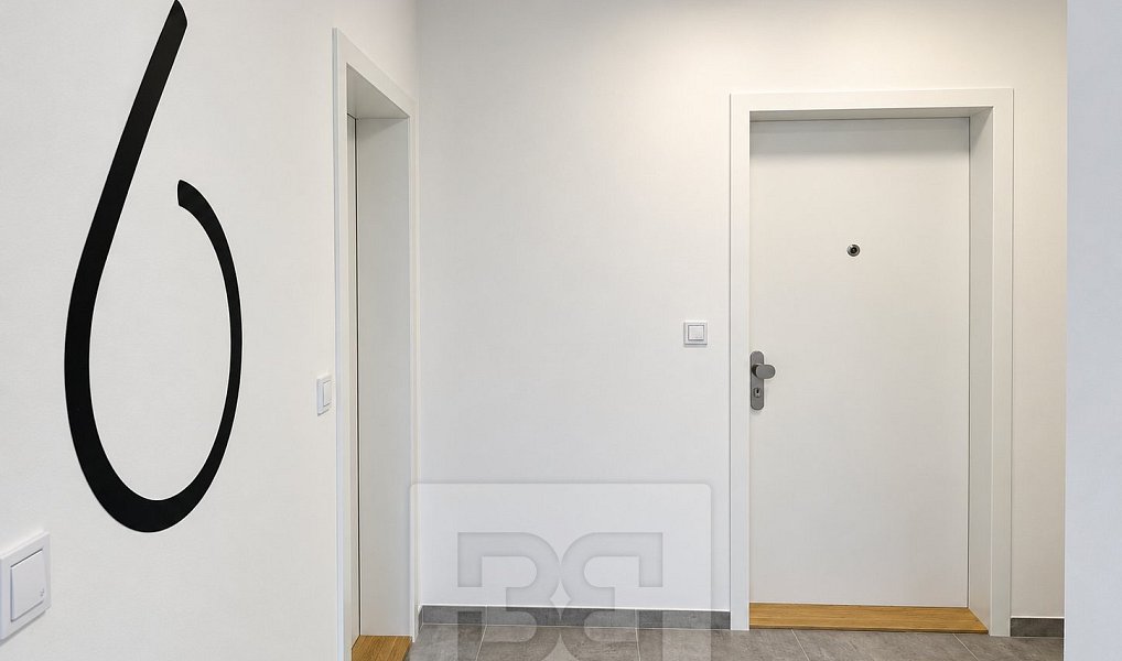 Pronájem bytu 2+kk 78 m², Praha – náhled fotky 12