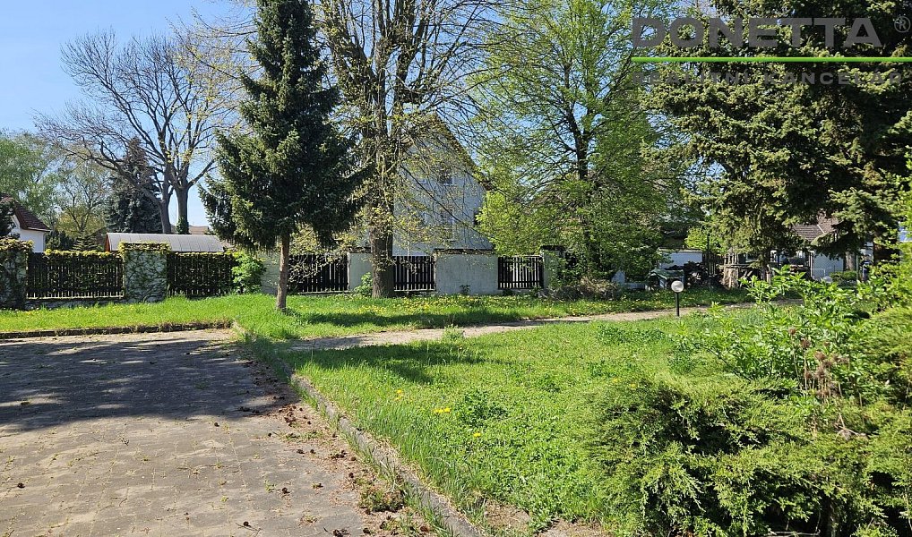 Prodej stavebního pozemku 782 m², Hradec Králové – náhled fotky 2