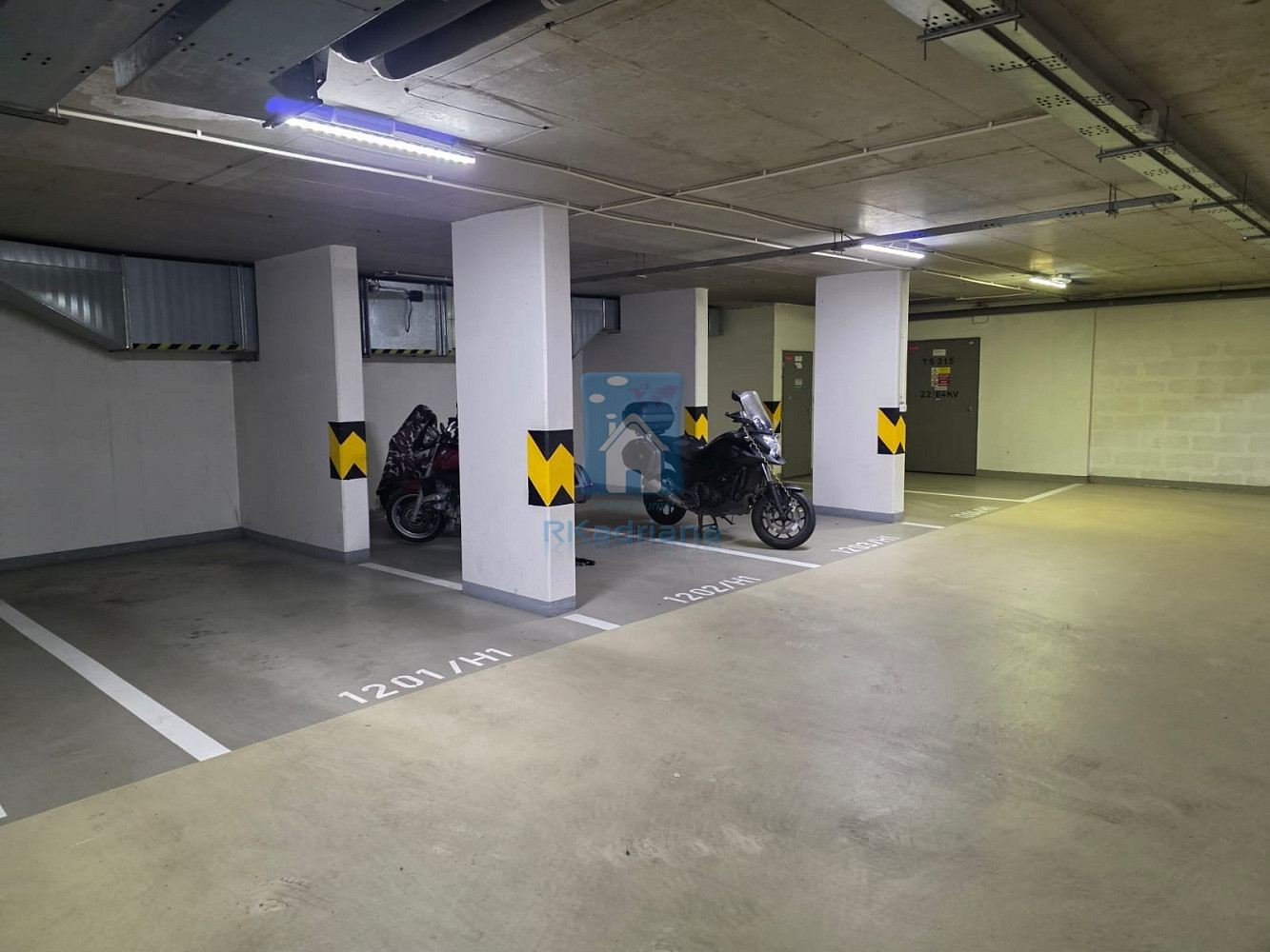 Prodej garážového parkovacího stání, Praha - Vysočany, ulice Poděbradská – fotografie 3