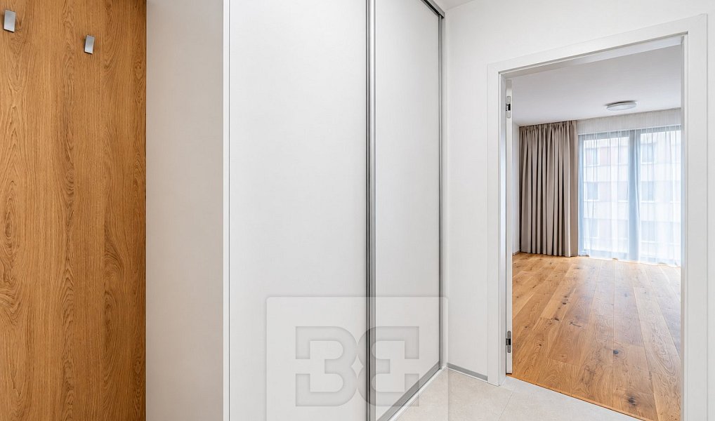 Prodej bytu 1+kk 40 m², Praha – náhled fotky 8