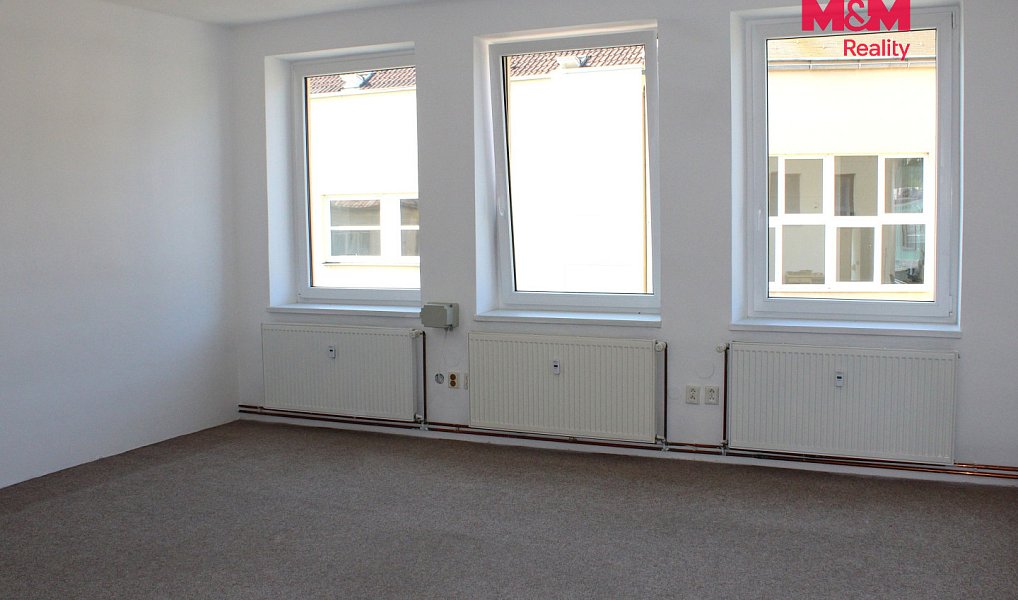 Pronájem kanceláře 27 m², Nová Paka – náhled fotky 2