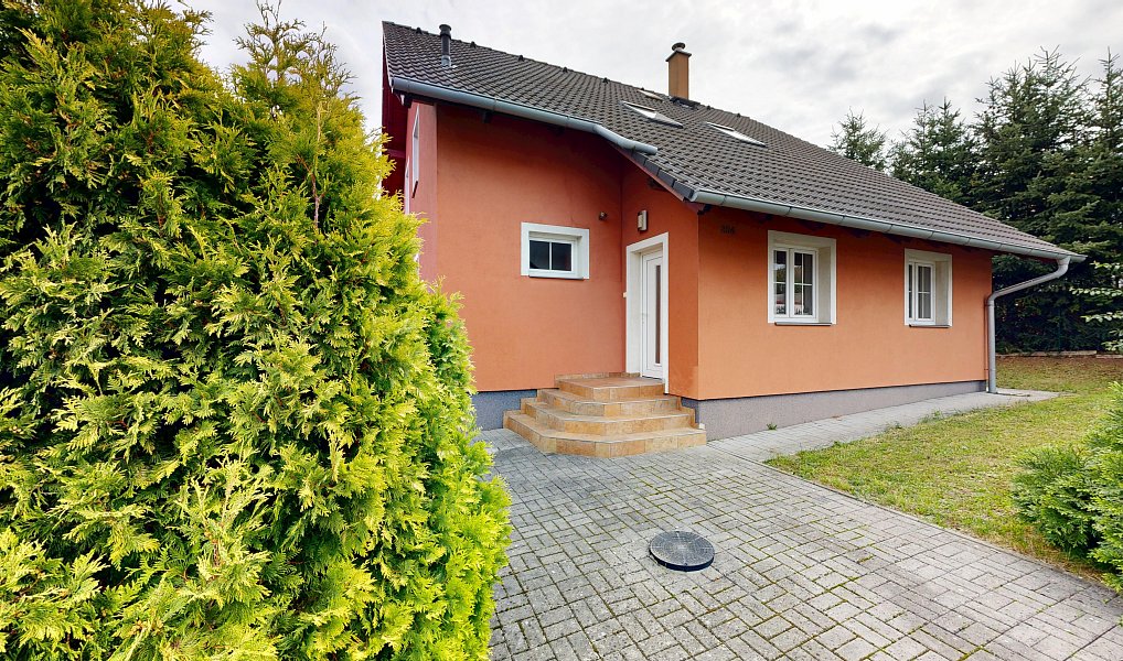 Prodej domu 225 m² s pozemkem 807 m², Bašť – fotka 1 z 38