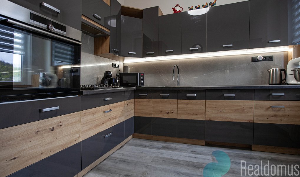 Prodej bytu 2+1 75 m², Karlovy Vary – náhled fotky 4