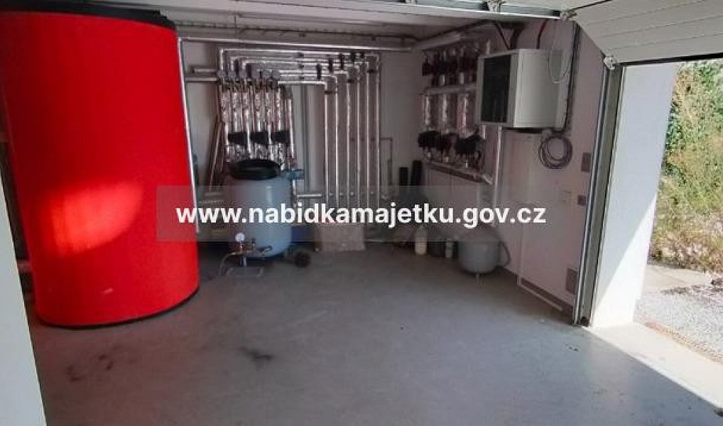 Prodej domu 767 m² s pozemkem 2 143 m², Drahňovice – náhled fotky 17