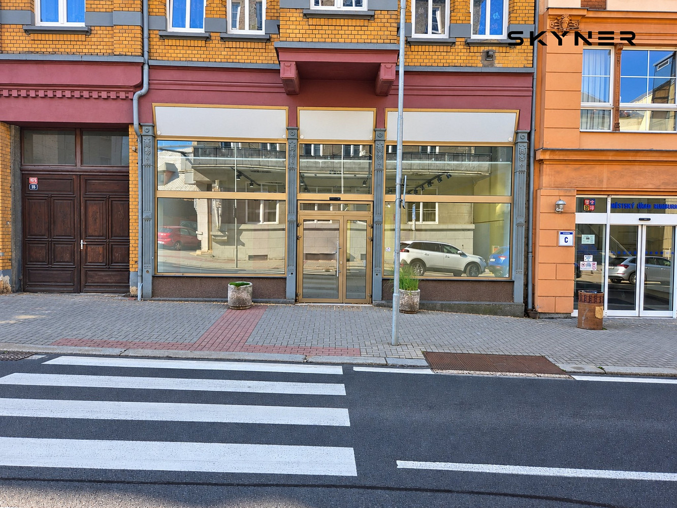 Pronájem obchodních prostor 280 m² – fotografie 3