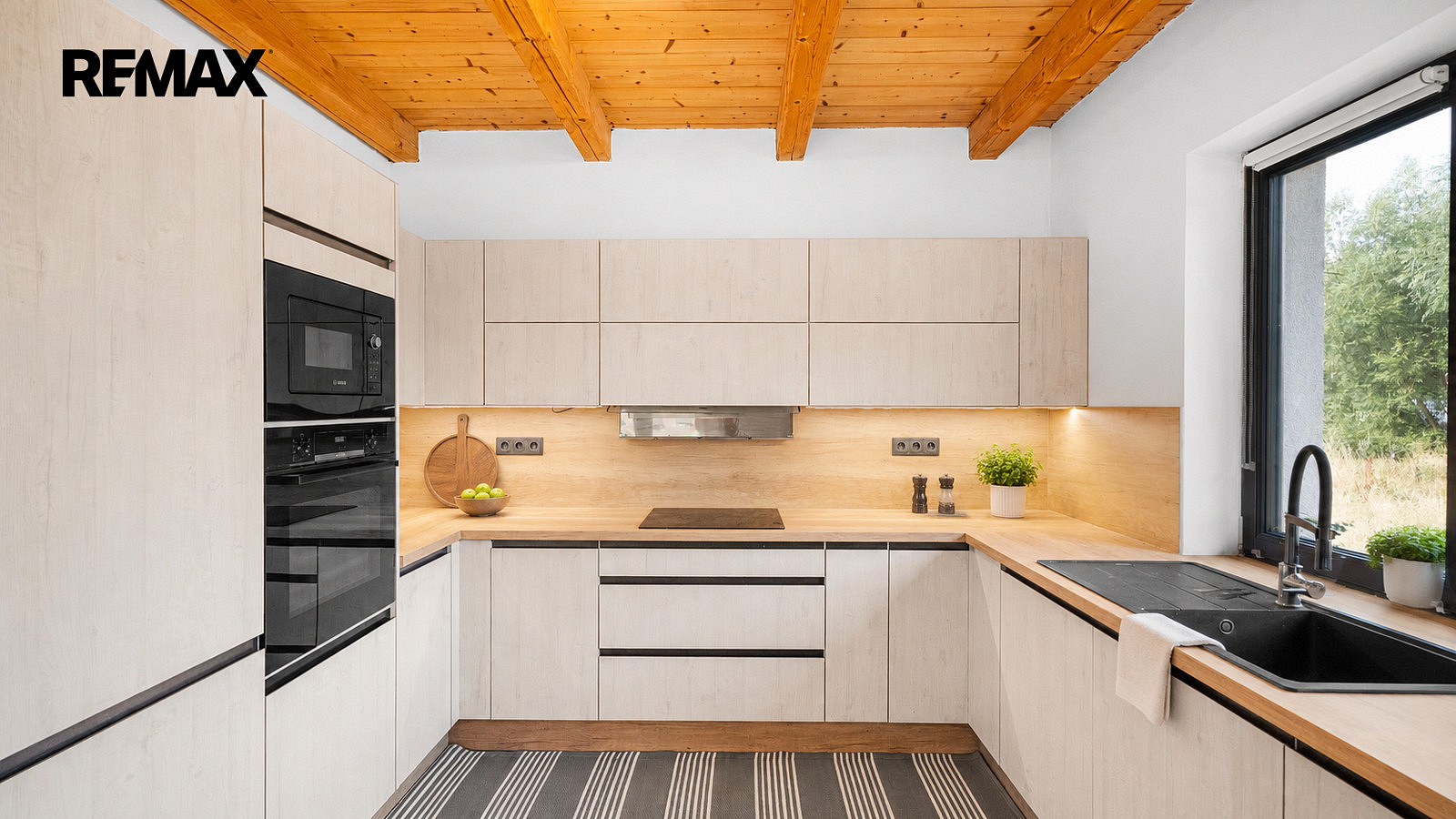 Prodej domu 104 m² s pozemkem 1 031 m² – fotografie 2