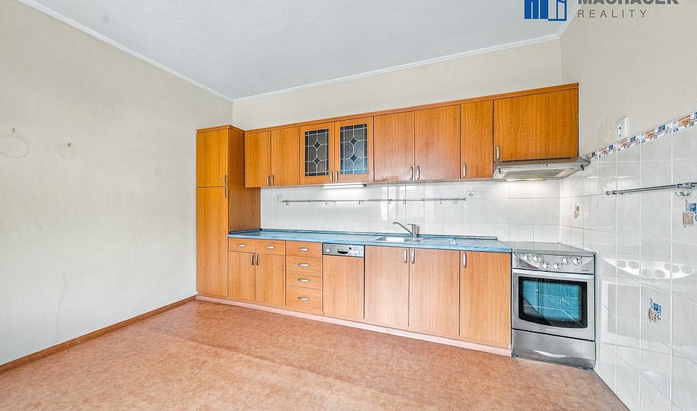 Prodej domu 161 m² s pozemkem 293 m², Zabrušany – náhled fotky 8