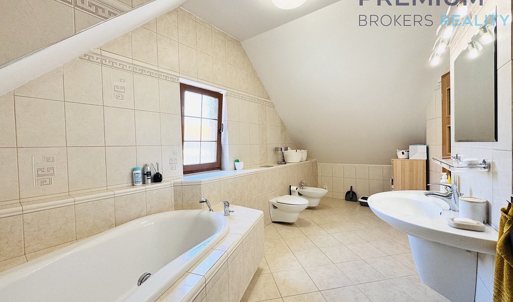 Pronájem domu 150 m² s pozemkem 135 m², Žatec – náhled fotky 16