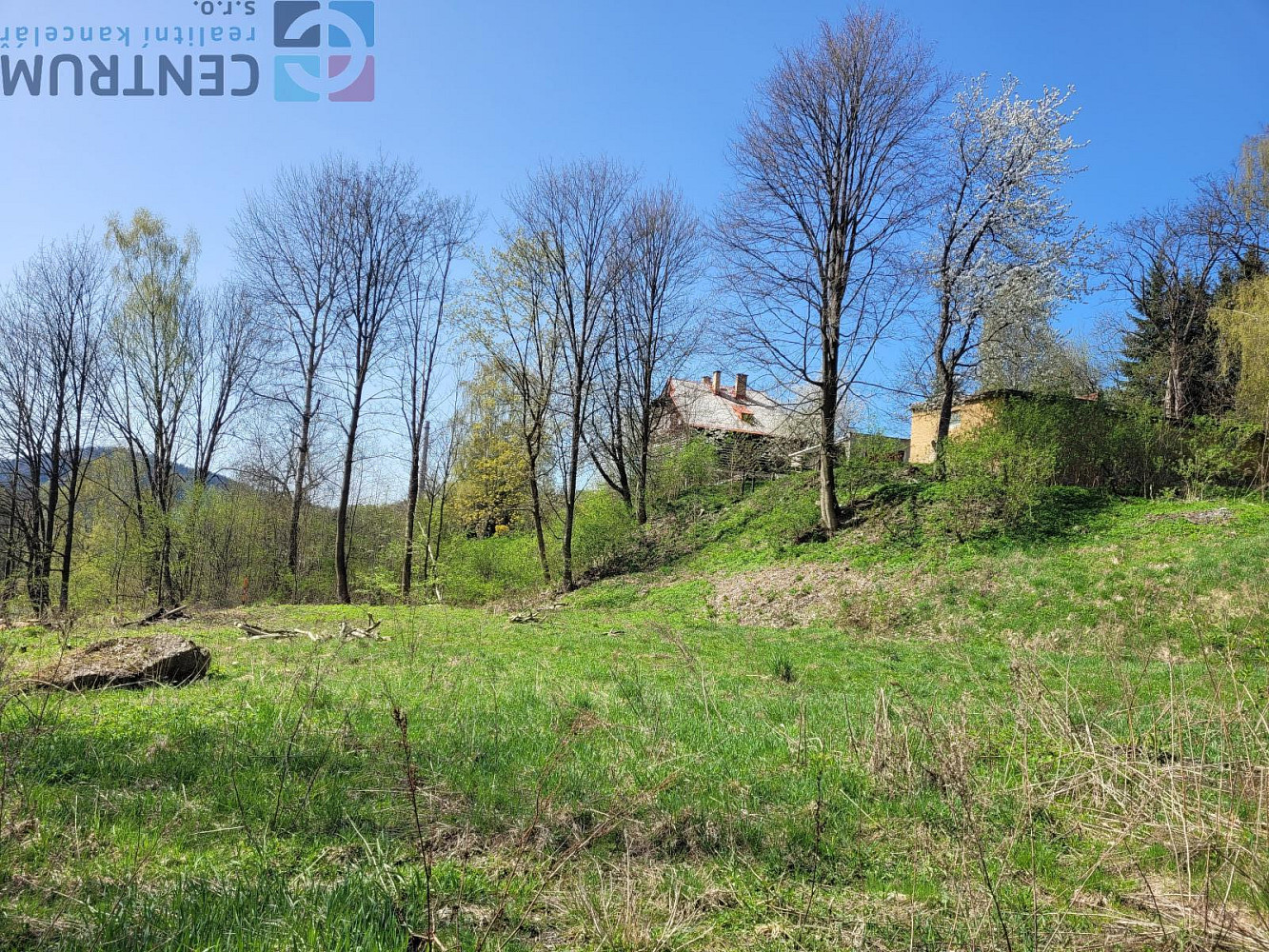 Prodej stavebního pozemku 1 317 m²