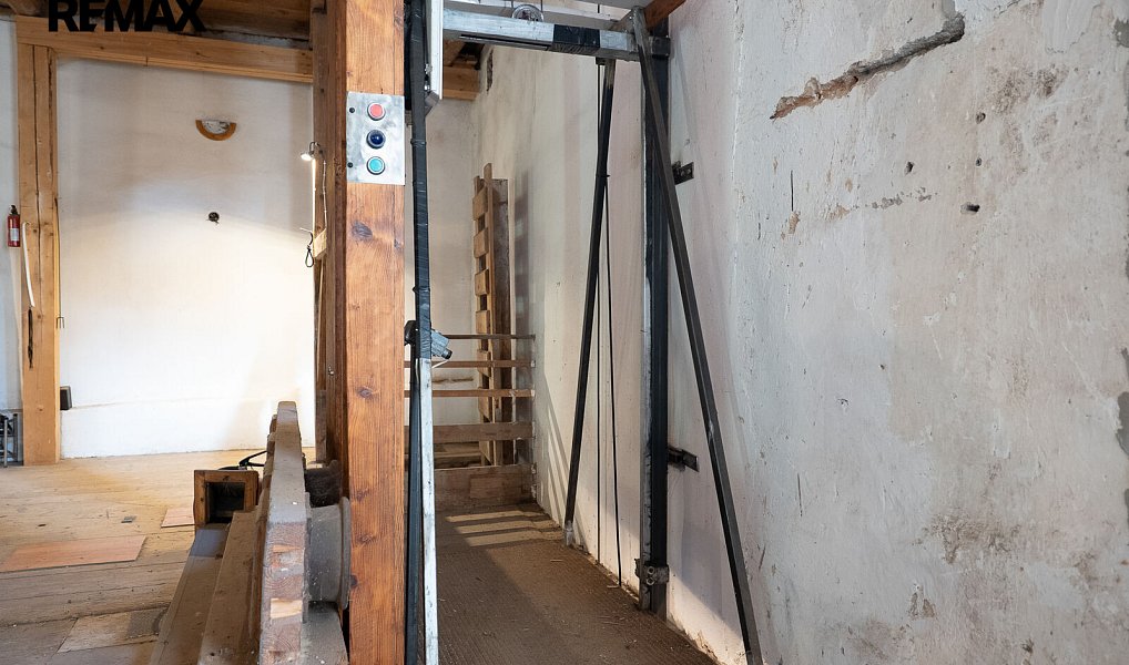Prodej domu 770 m² s pozemkem 9 150 m², Kundratice – náhled fotky 31