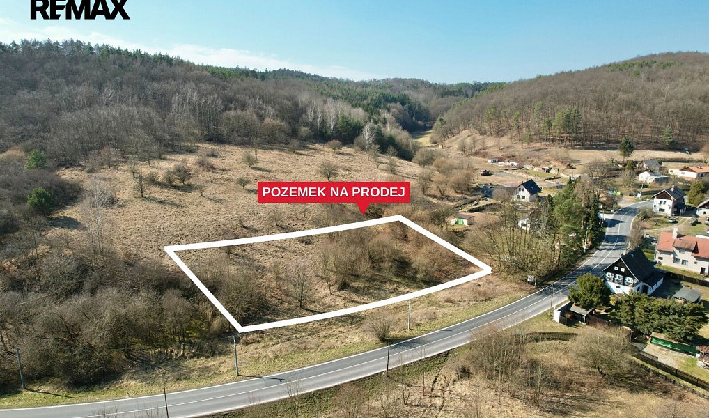 Prodej stavebního pozemku 1 568 m², Medonosy – fotka 1 z 12