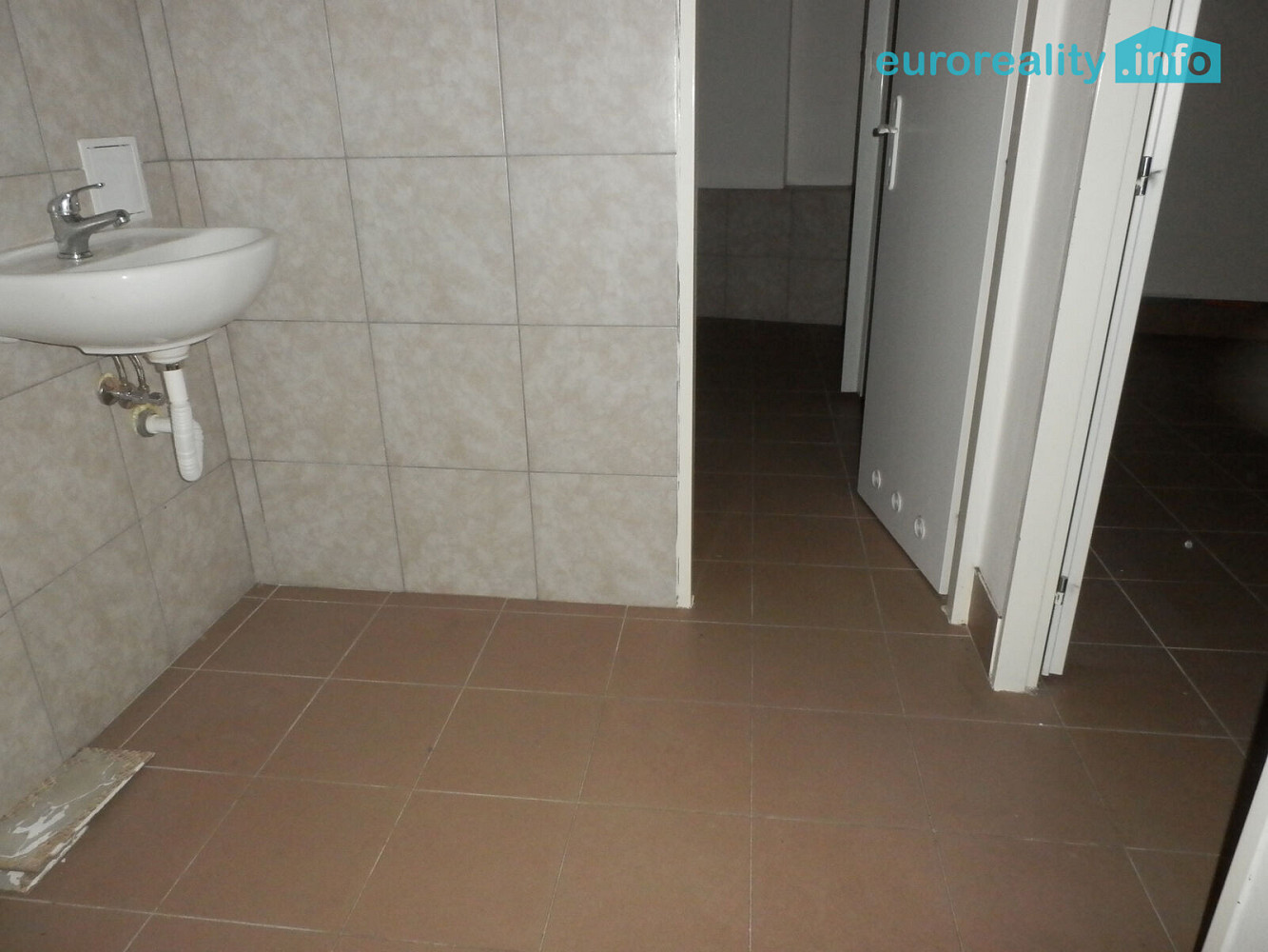 Pronájem obchodních prostor 38 m² – fotografie 4
