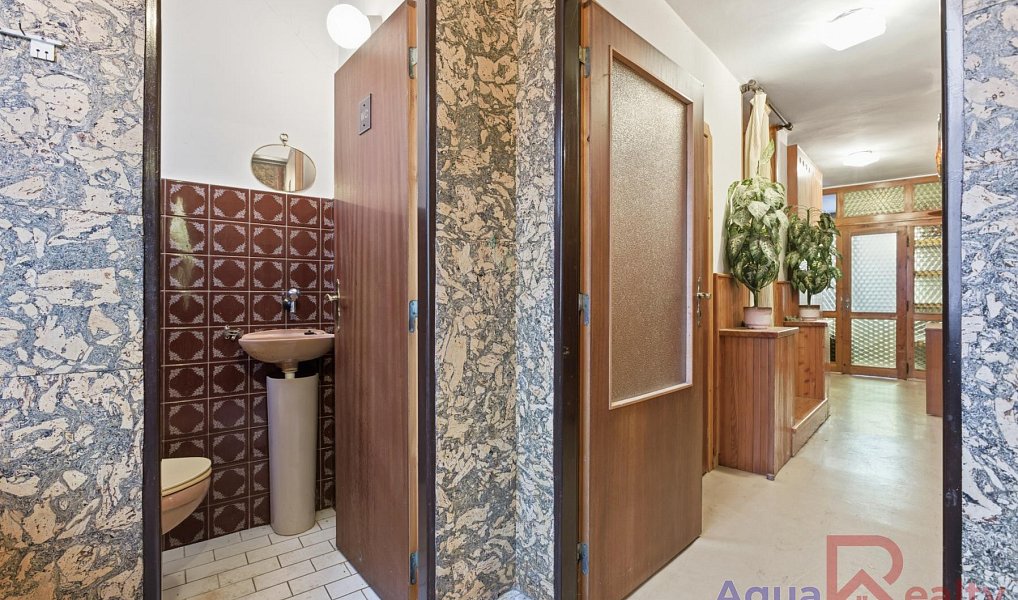 Prodej domu 290 m² s pozemkem 1 076 m², Karlovy Vary – náhled fotky 2