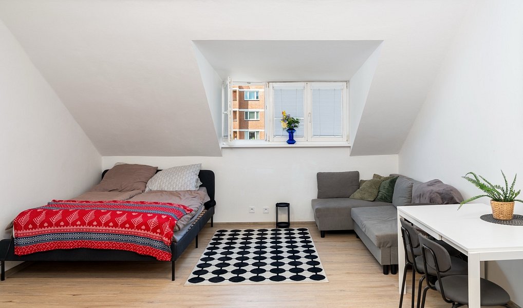 Prodej bytu 1+kk 35 m², Praha – fotka 1 z 21