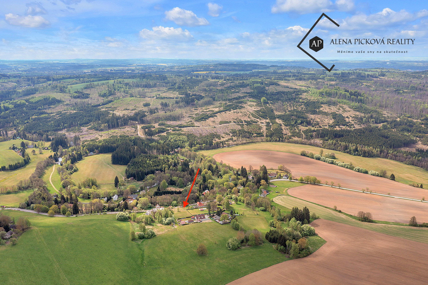 Prodej stavebního pozemku 1 500 m² – fotografie 3