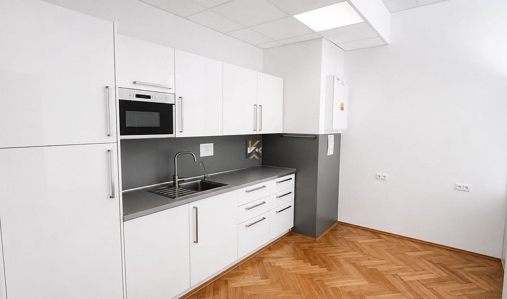 Pronájem kanceláře 280 m², Praha – náhled fotky 4