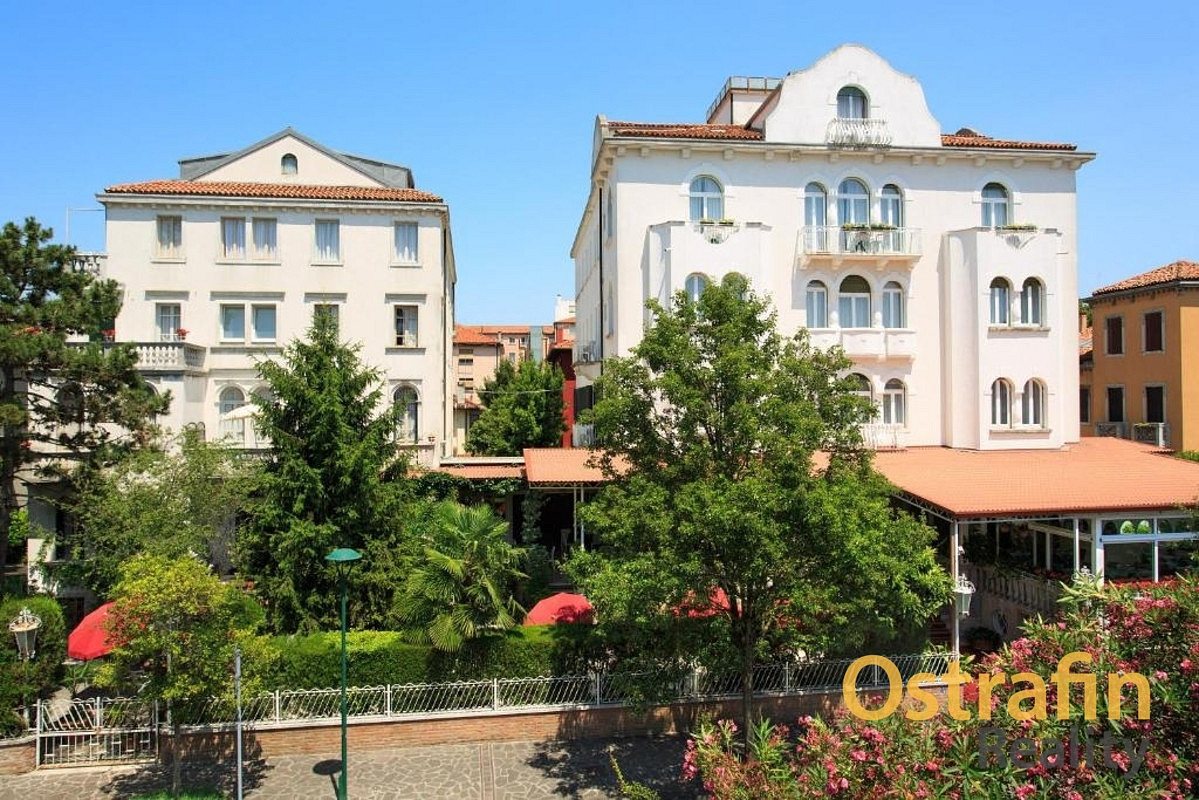Prodej ubytovacího objektu 4 408 m²
