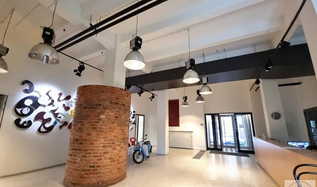 Pronájem kanceláře 714 m², Praha – fotka 1 z 12