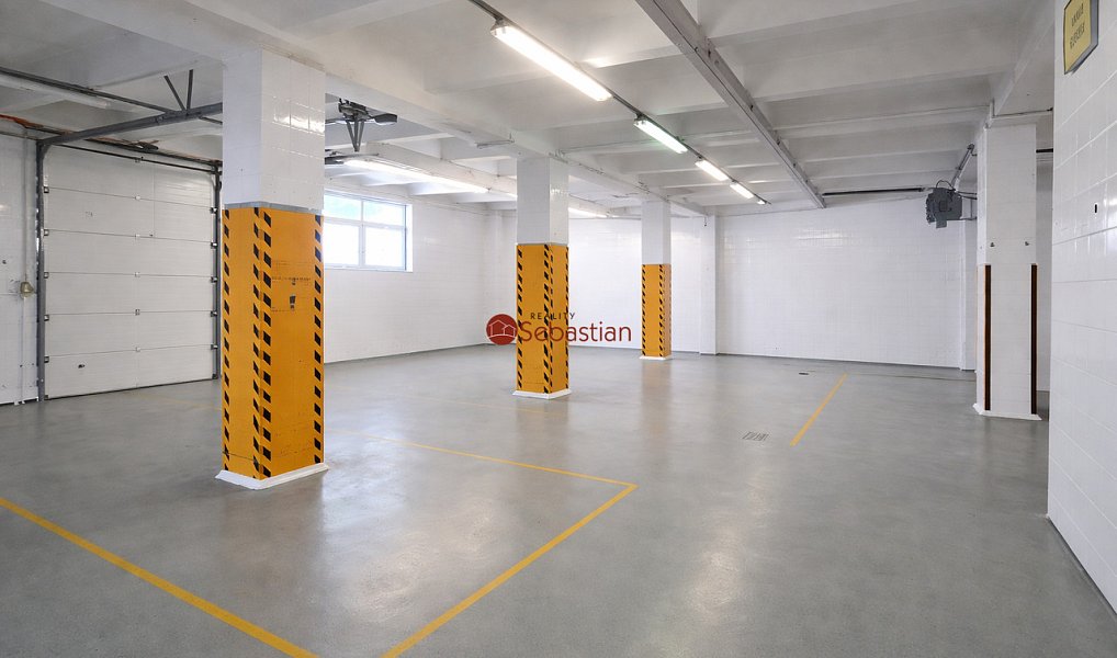 Pronájem výrobních prostor 1 930 m², Jičín – náhled fotky 4