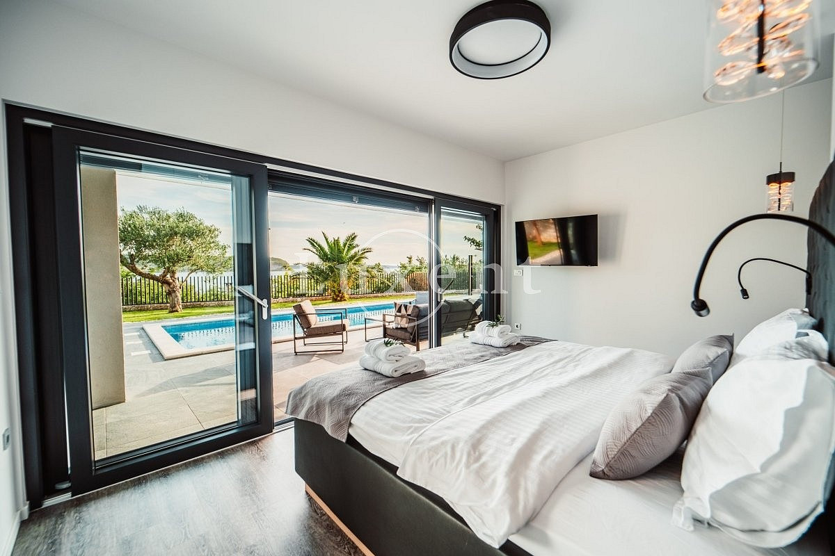Prodej domu 210 m² s pozemkem 942 m² – pohled 6