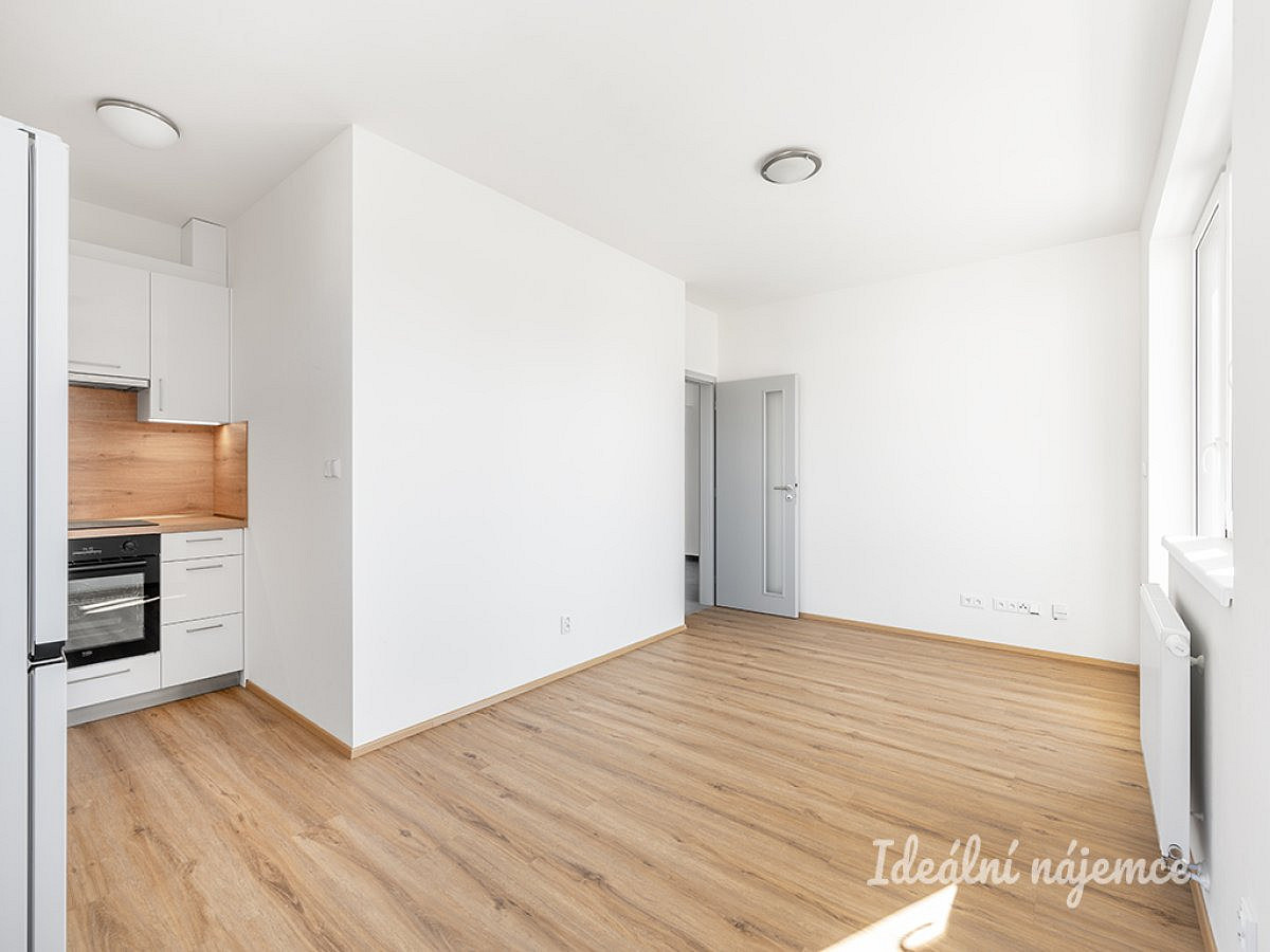 Pronájem bytu 2+kk 45 m² – fotografie 2