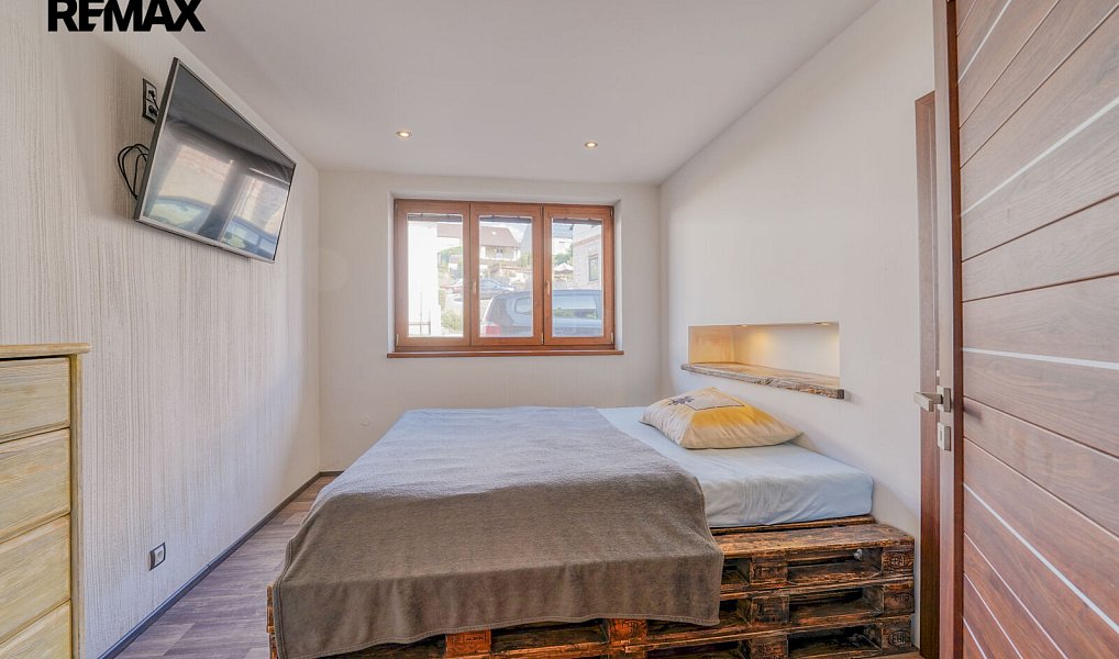 Prodej domu 230 m² s pozemkem 1 093 m², Zbůch – náhled fotky 12