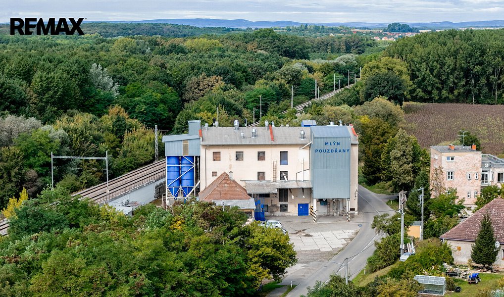 Prodej výrobních prostor 4 050 m², Pouzdřany – náhled fotky 18
