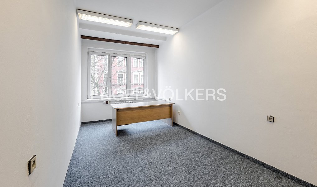 Pronájem kanceláře 154 m², Praha – náhled fotky 2