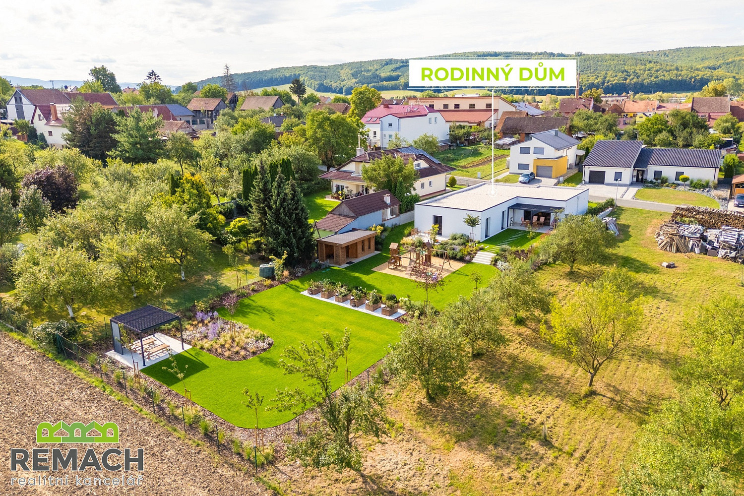 Prodej domu 223 m² s pozemkem 1 395 m²