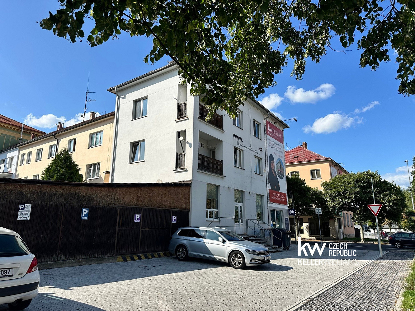 Pronájem obchodních prostor 136 m²