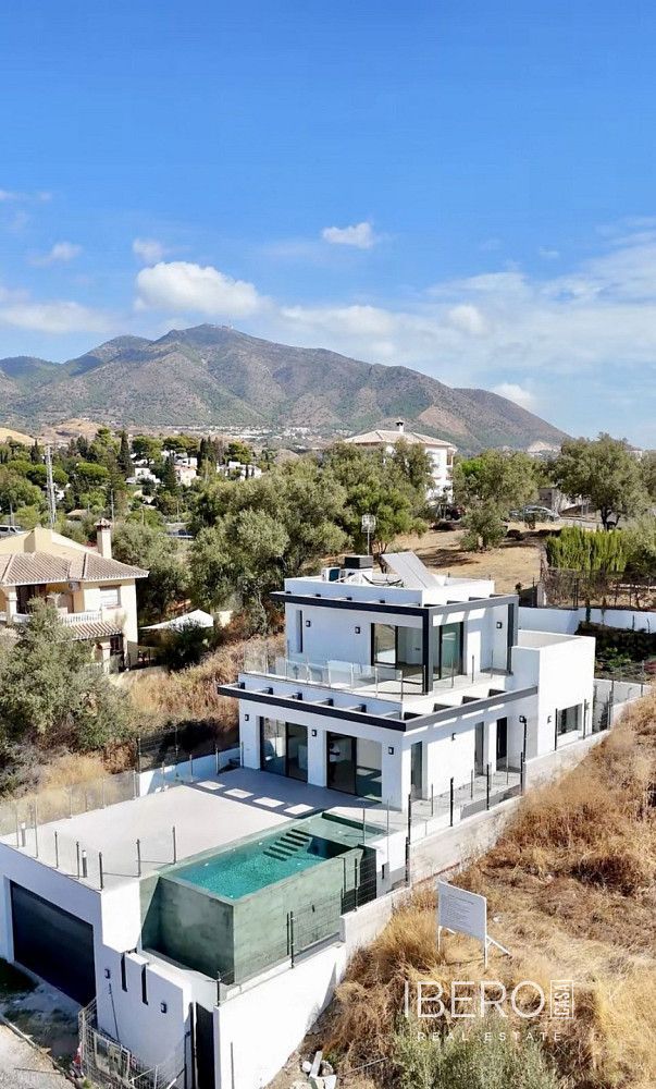 Prodej domu 385 m² s pozemkem 385 m²