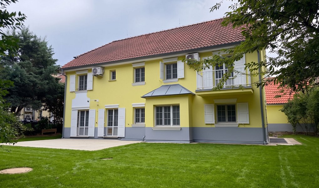 Pronájem domu 302 m² s pozemkem 737 m², Praha – náhled fotky 33