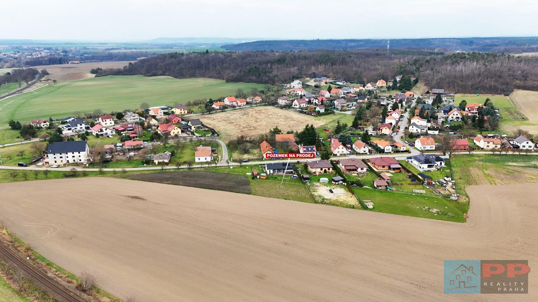 Prodej stavebního pozemku 893 m² – fotografie 4