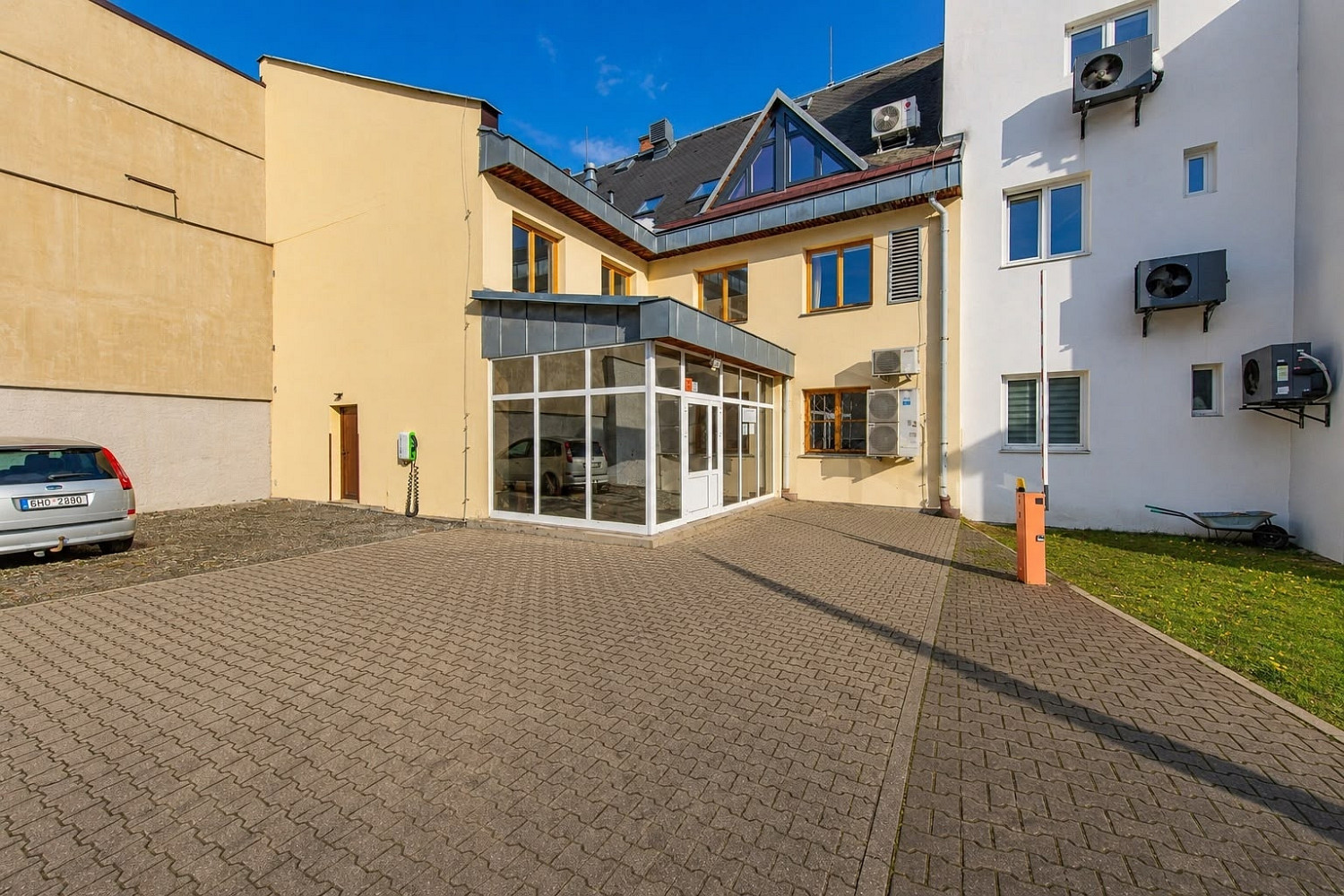 Komerční nemovitost v centru Jeseníku s výnosem a přesahem – pohled 3