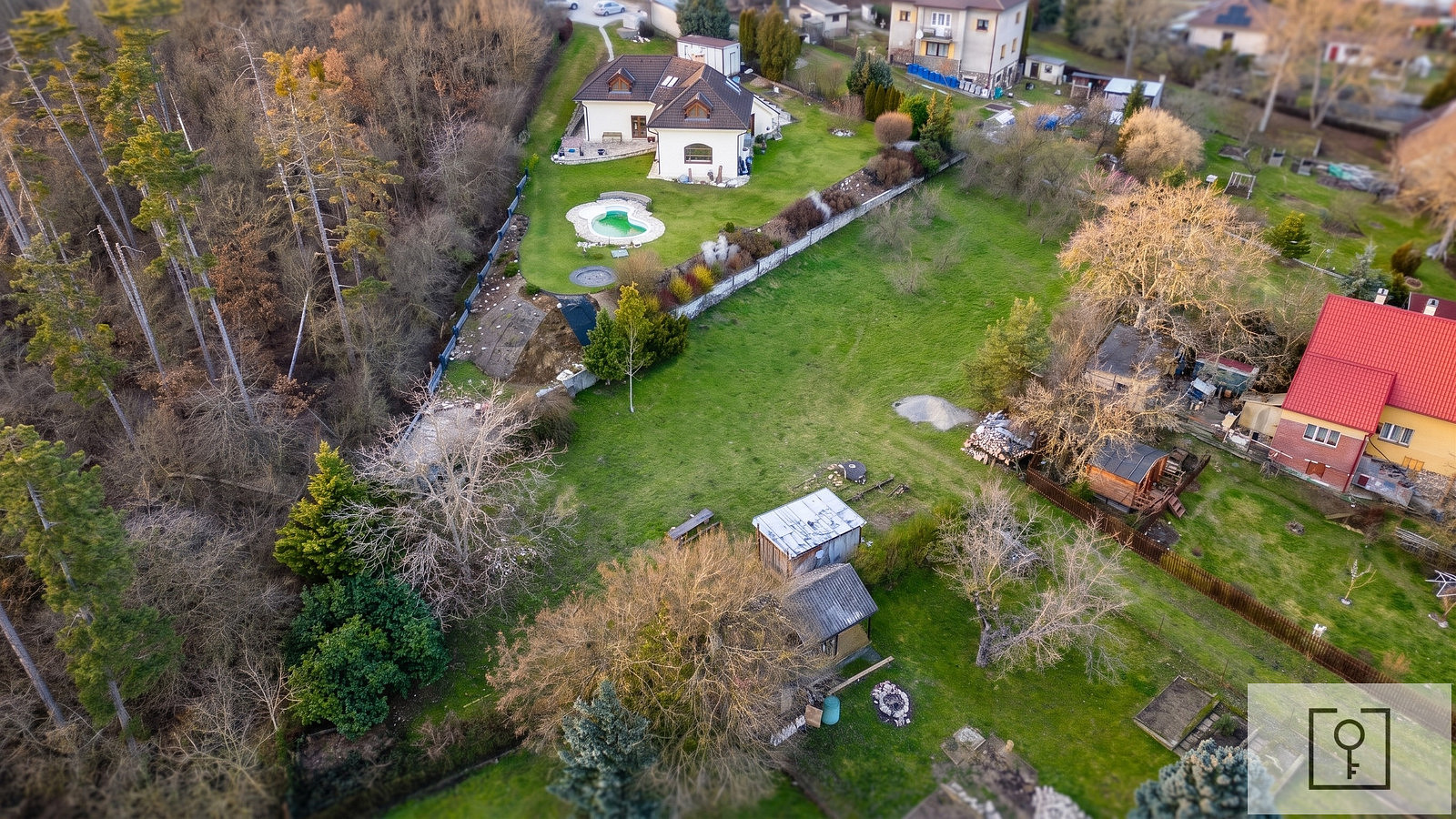 Prodej stavebního pozemku 1 748 m² – fotografie 3