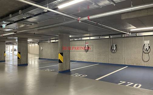 Zcela nové garážové stání s elektronabíječkou z r.2024 u vjezdu/výjezdu garáží p, Mezi vodami, Praha 4 - Modřany