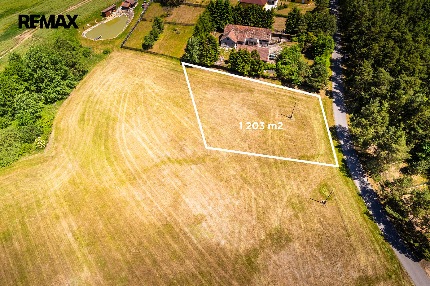 Prodej stavebního pozemku 1 203 m² – fotografie 3