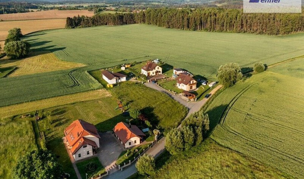 Prodej stavebního pozemku 1 760 m², Klučenice – náhled fotky 4