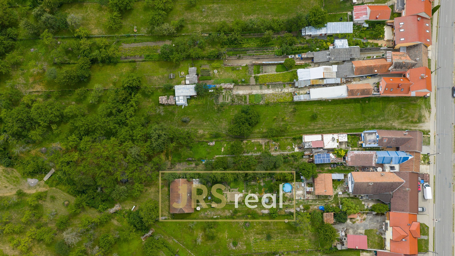 Prodej stavebního pozemku 2 521 m² – fotografie 3