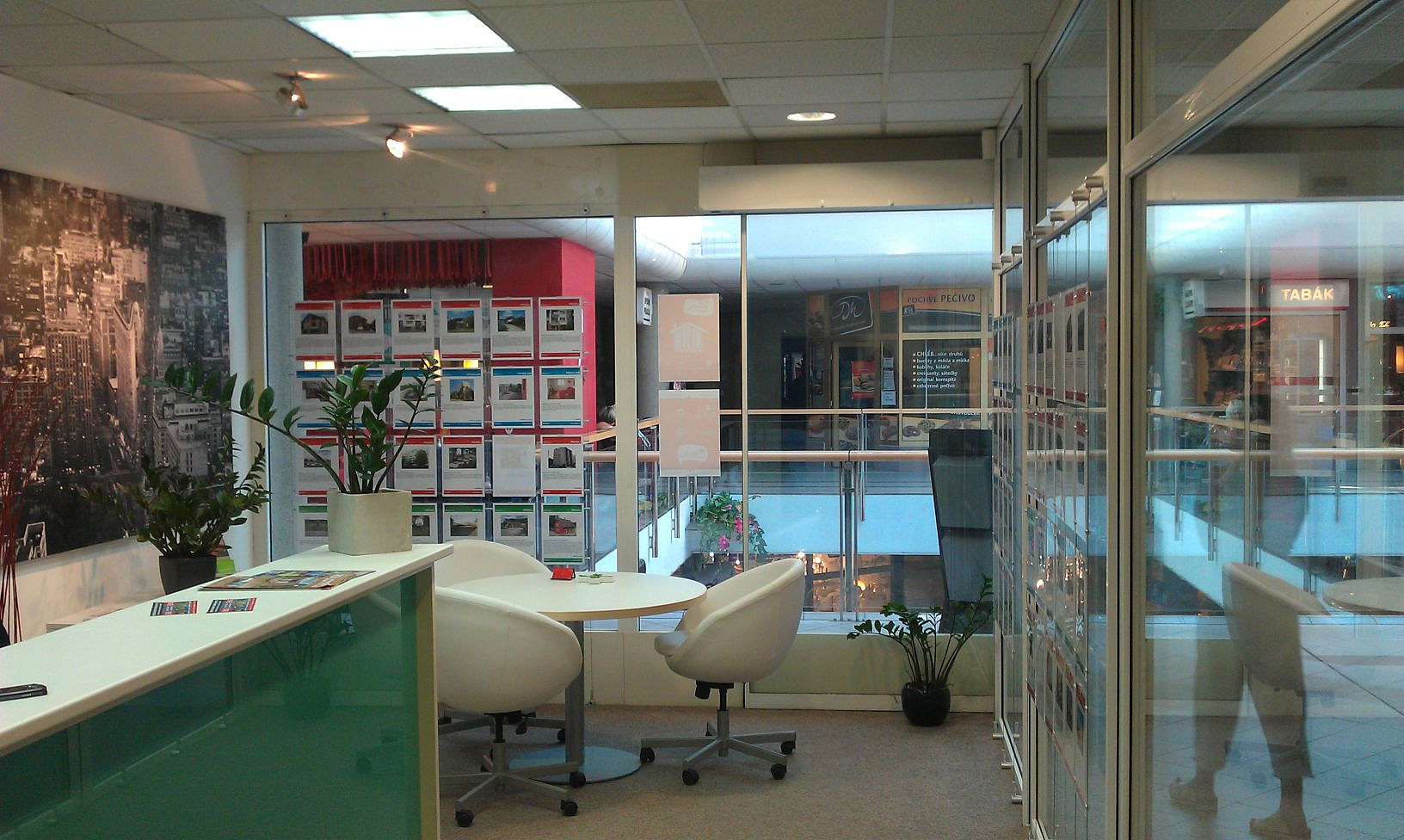 Pronájem obchodních prostor 92 m² – fotografie 4
